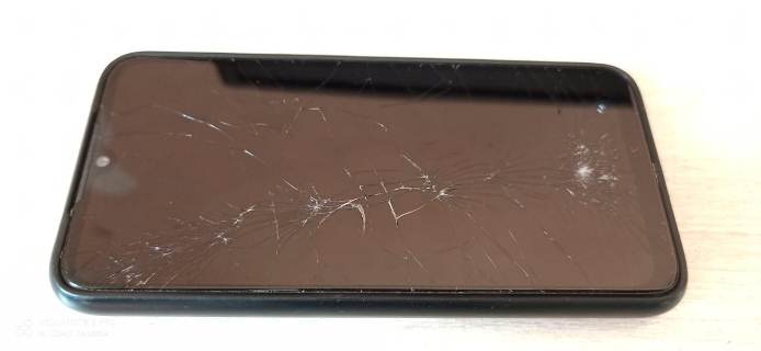 Smartphone dropped and screen cracked